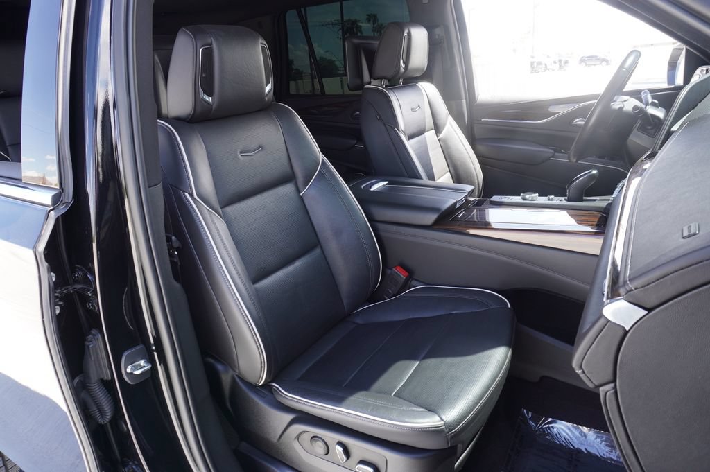 Certified 2023 Cadillac Escalade Premium Luxury w/ LPO, Radiant Package AWD/4WD image 13