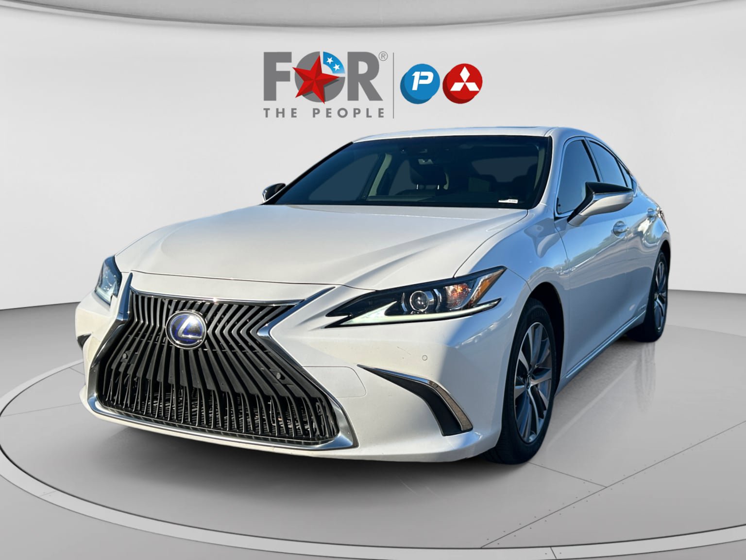 Used 2019 Lexus ES 300h FWD video 1