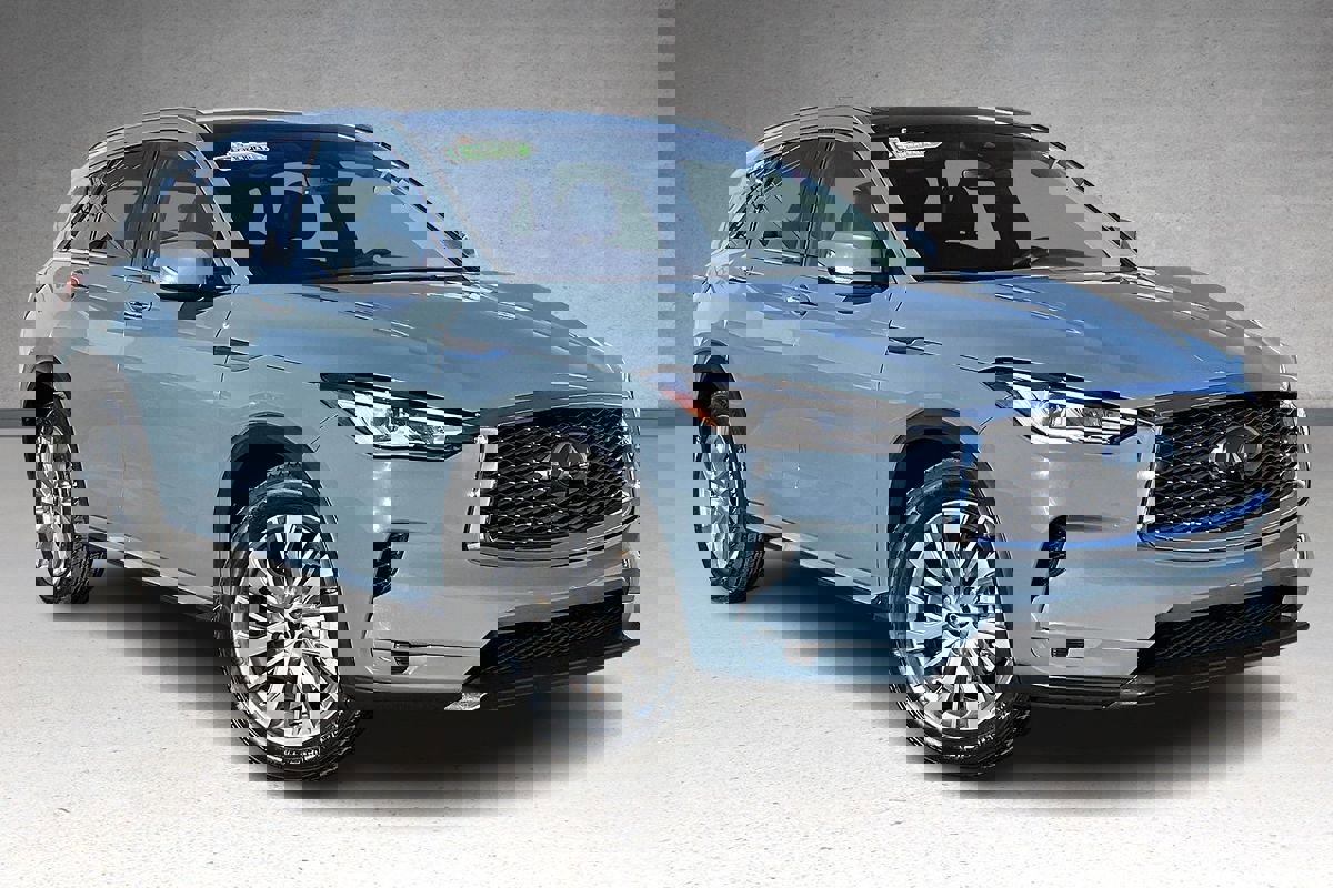 Used 2024 INFINITI QX50 Luxe image 2