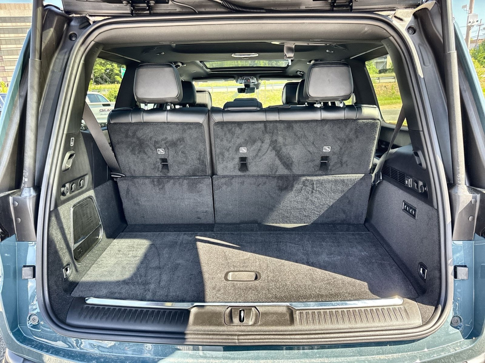 New 2026 Jeep Grand Wagoneer Summit w/ Premium Group III AWD/4WD image 32