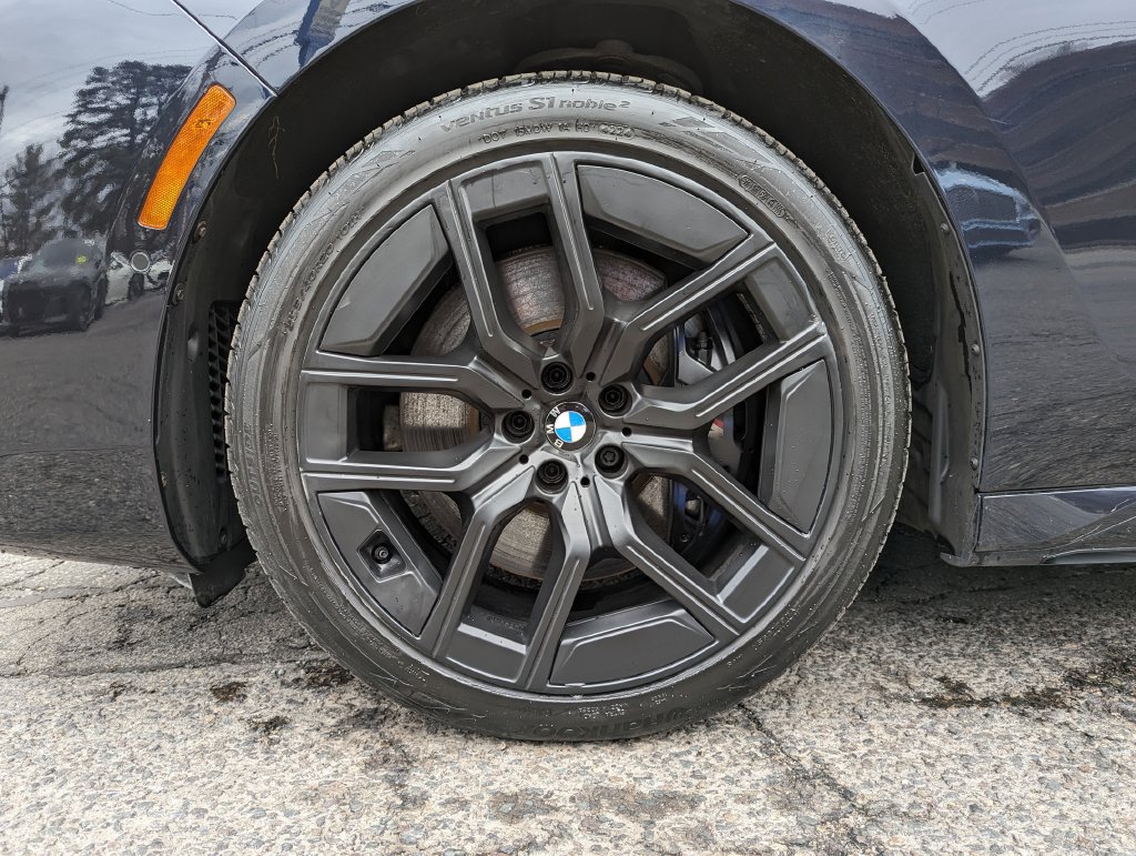 Used 2023 BMW 760i xDrive AWD/4WD image 52