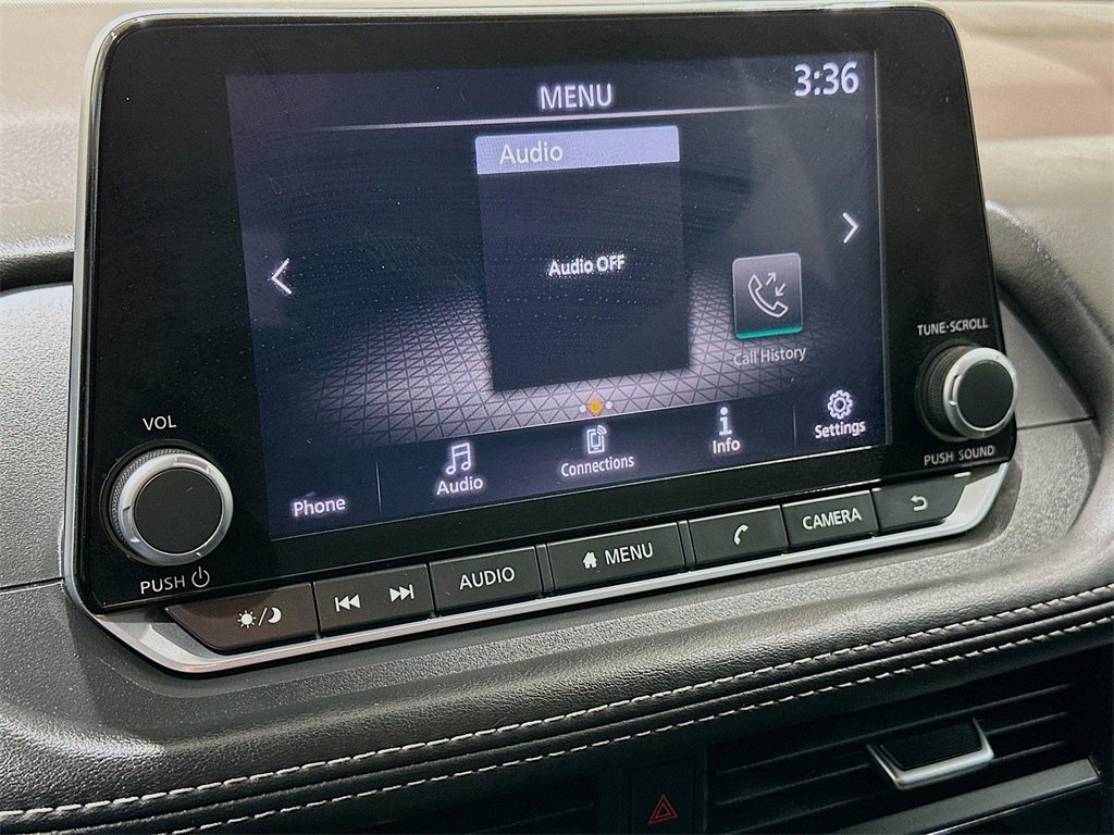 Used 2023 Nissan Rogue S image 14