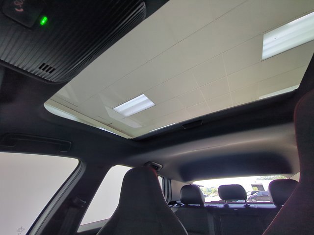 Used 2025 Volkswagen GTI SE image 21