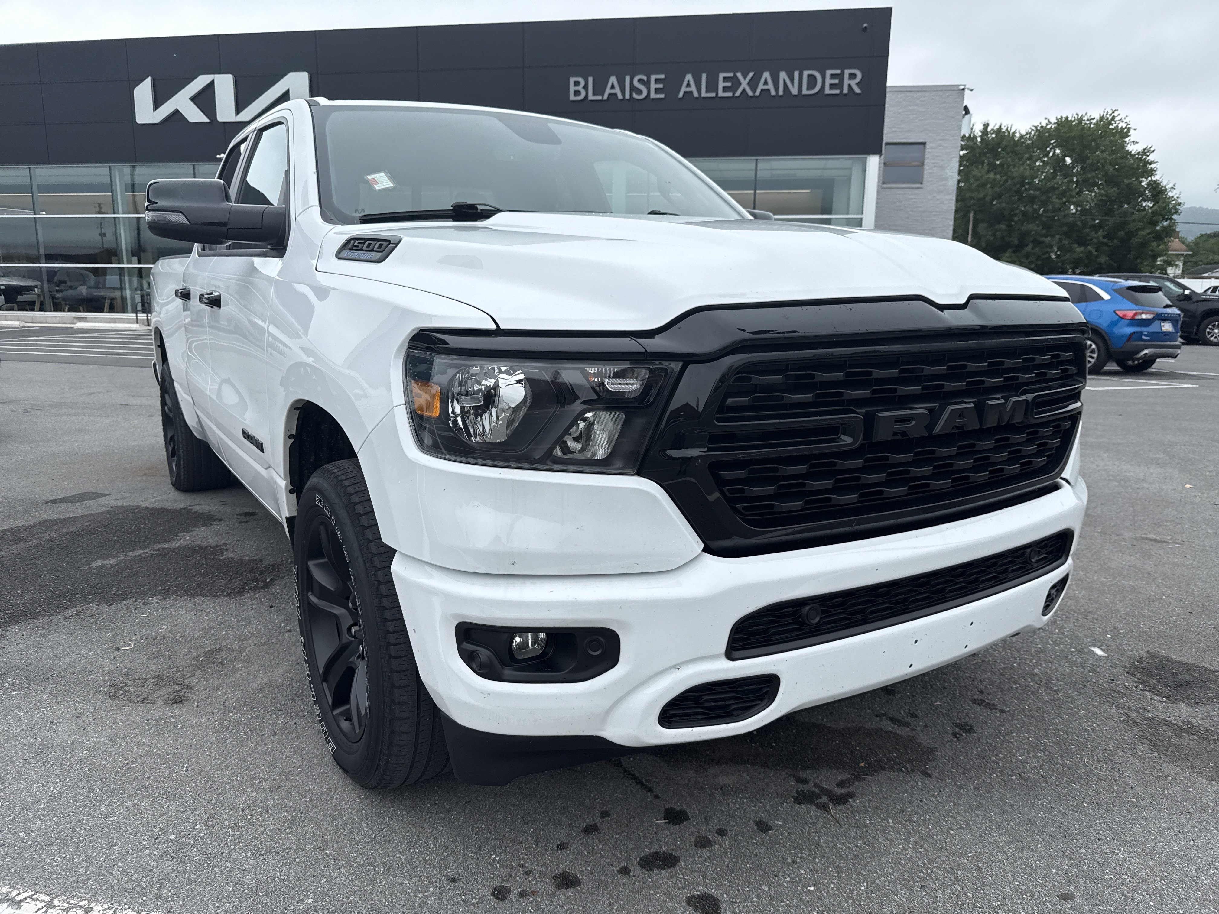Used 2023 RAM 1500 Big Horn AWD/4WD image 1
