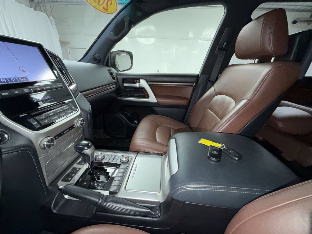 Used 2016 Toyota Land Cruiser AWD/4WD image 10
