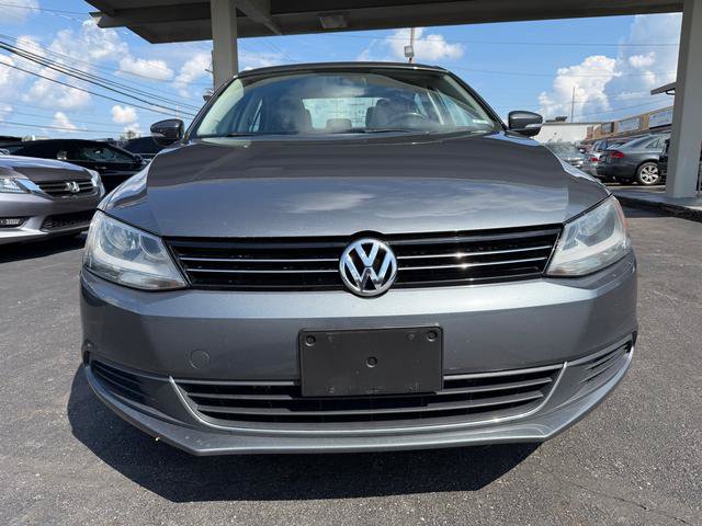 Used 2014 Volkswagen Jetta SE FWD image 2