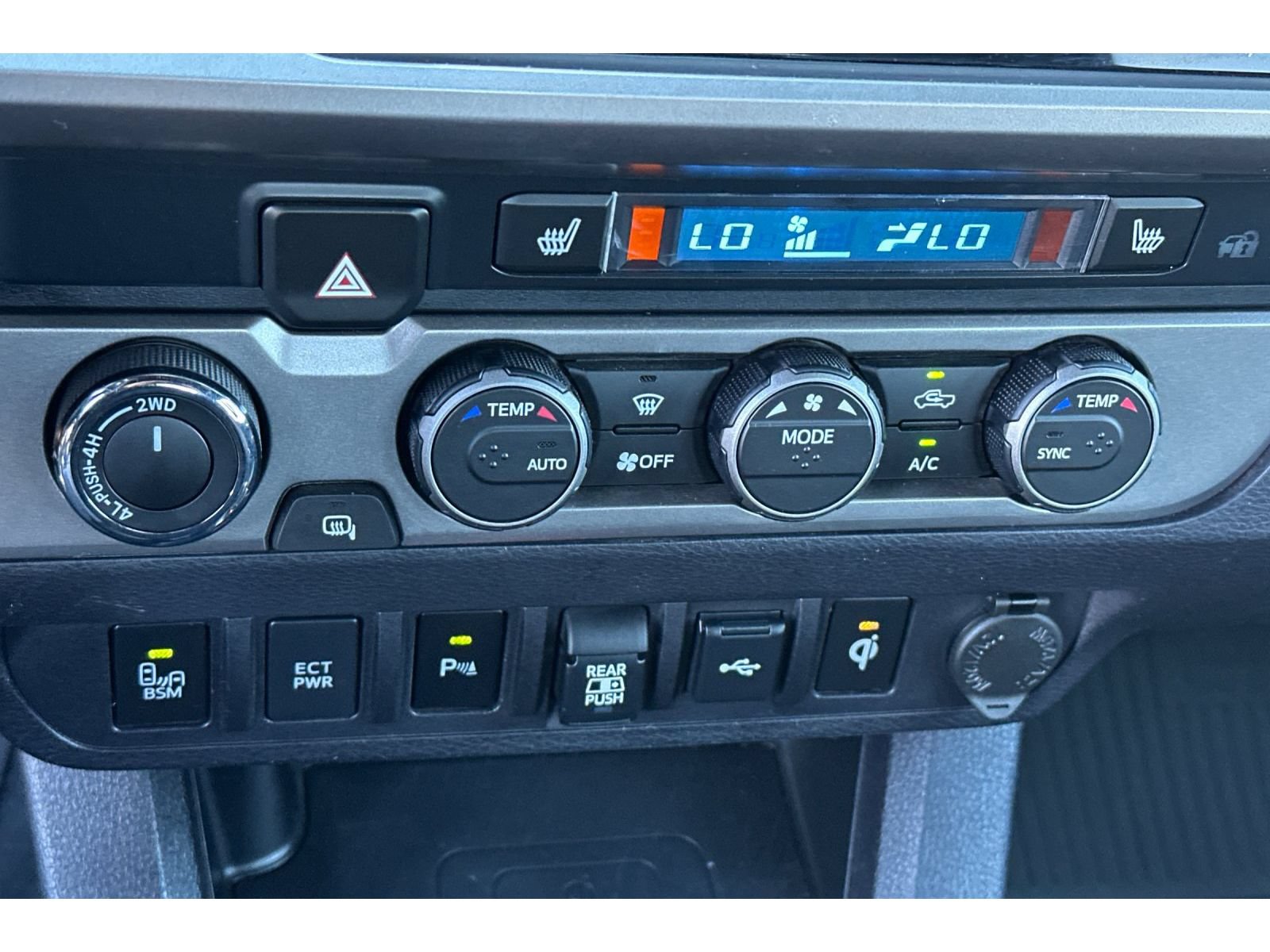 Used 2022 Toyota Tacoma Limited w/ Nightshade Package AWD/4WD image 23