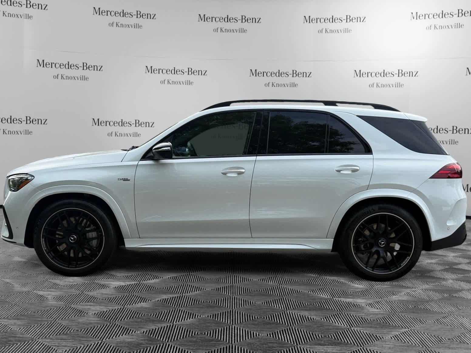New 2025 Mercedes-Benz GLE 53 AMG 4MATIC image 2