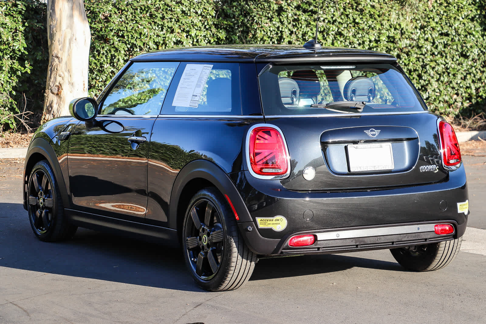 Used 2023 MINI Cooper SE FWD image 8