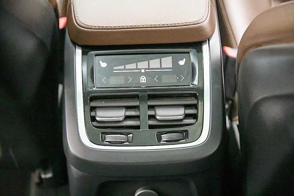 Certified 2024 Volvo XC90 T8 Plus w/ Protection Package Premier image 25