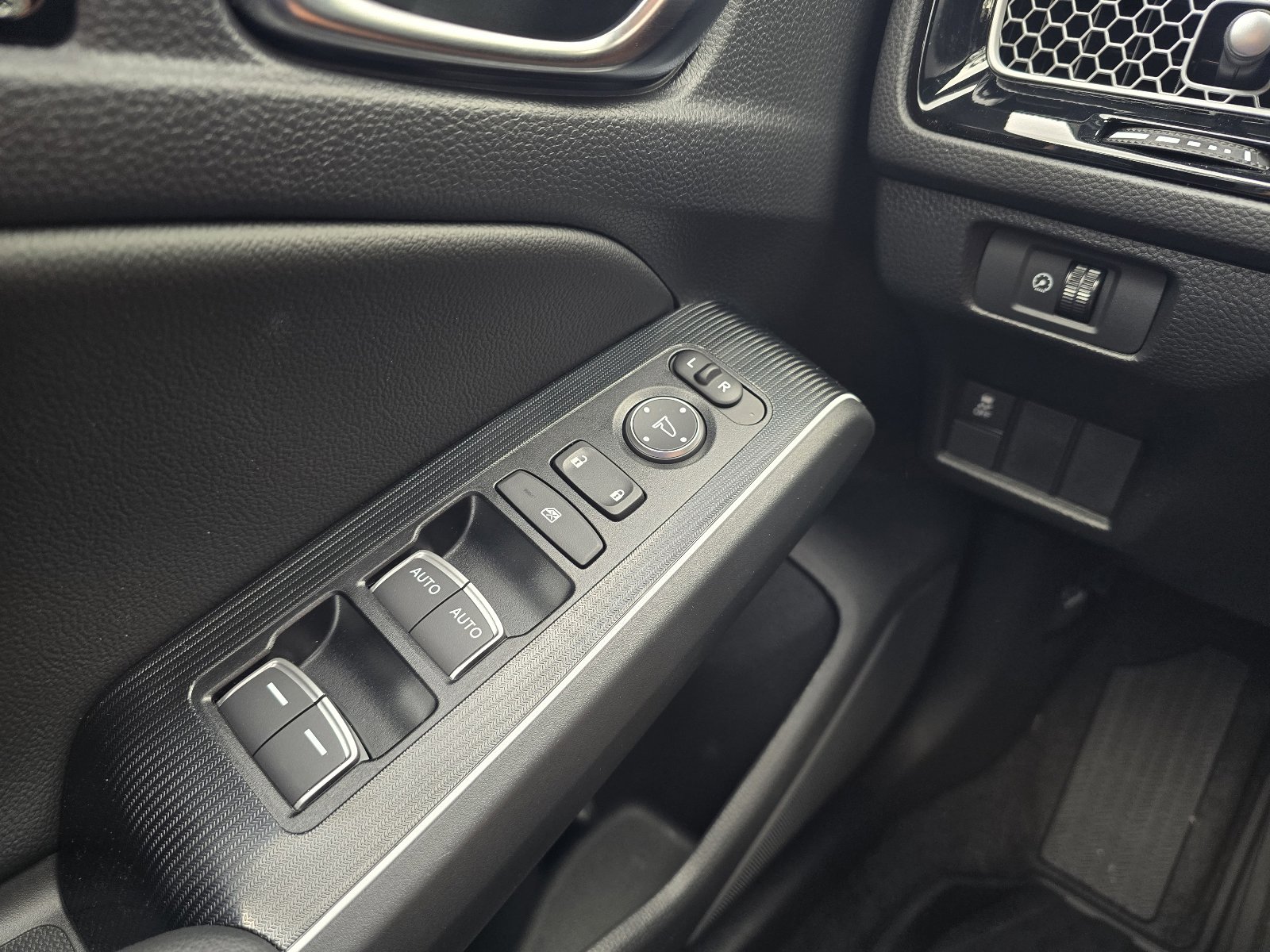 Used 2025 Honda Civic Sport Touring image 22