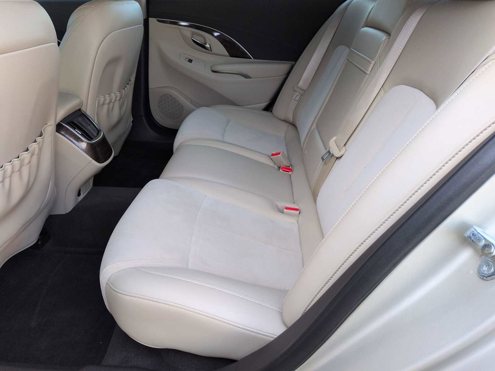 Used 2015 Buick LaCrosse image 19