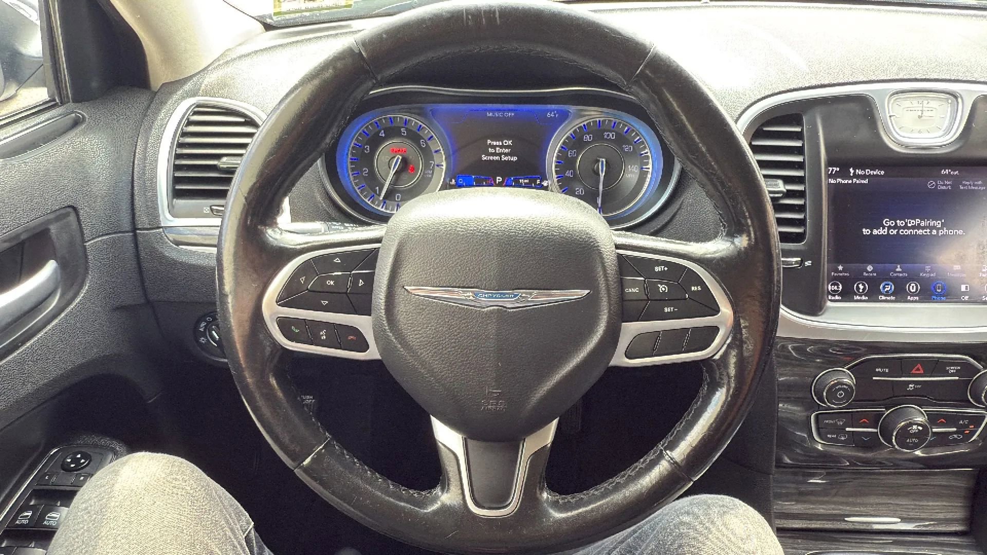 Used 2019 Chrysler 300 Touring w/ Chrome Appearance Package image 10