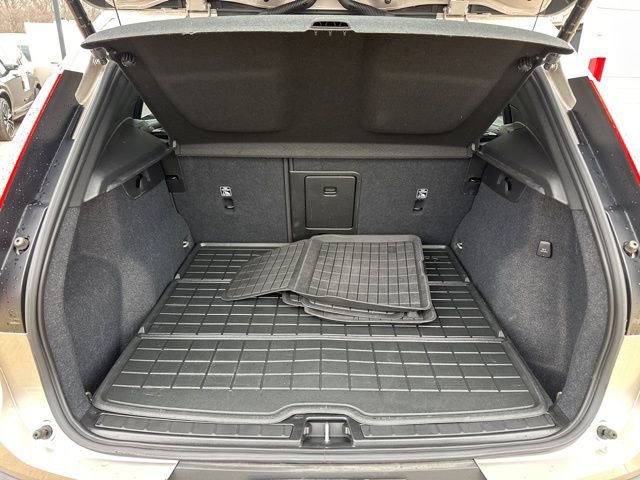 Certified 2023 Volvo XC40 B5 Plus w/ Climate Package image 35