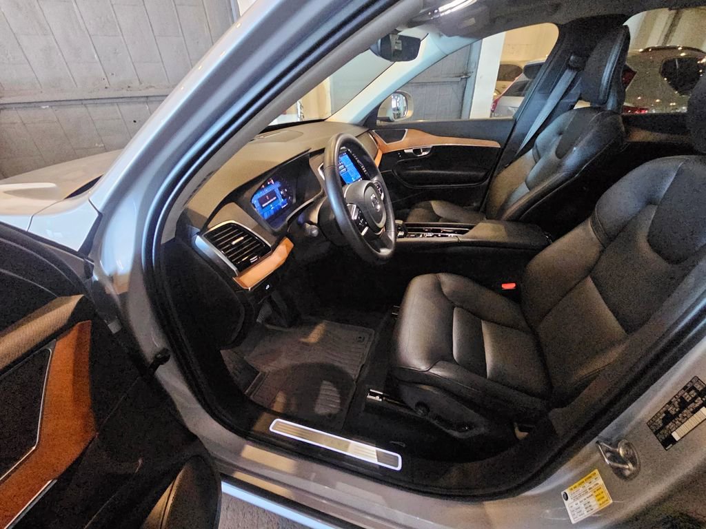 Certified 2023 Volvo XC90 B5 Plus w/ Protection Package Premier image 19