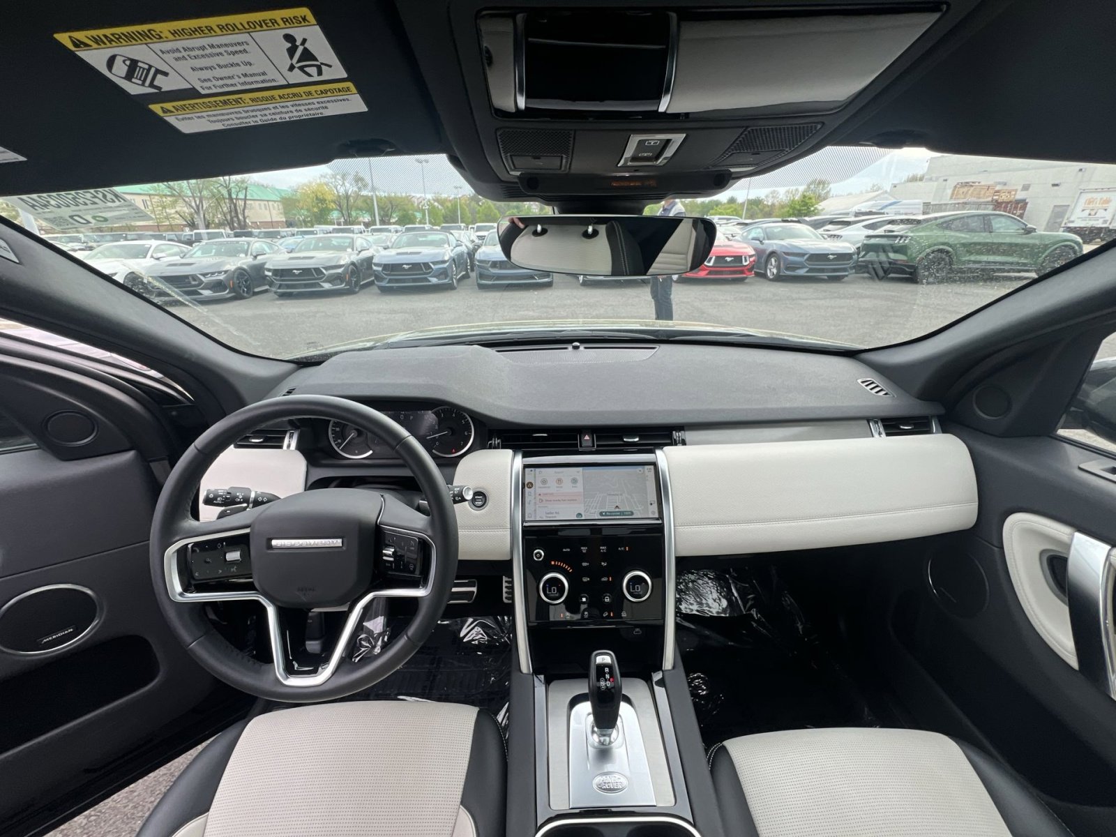 Used 2023 Land Rover Discovery Sport SE R-Dynamic image 31