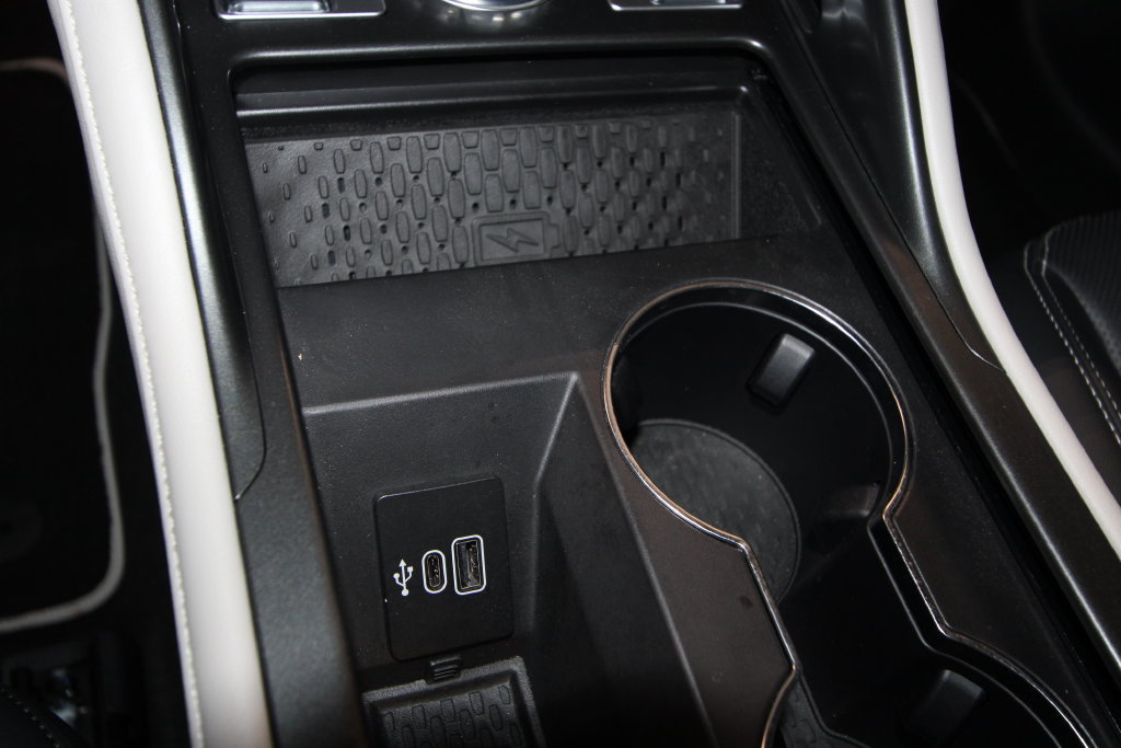 Used 2024 Lincoln Nautilus Premier AWD/4WD image 21