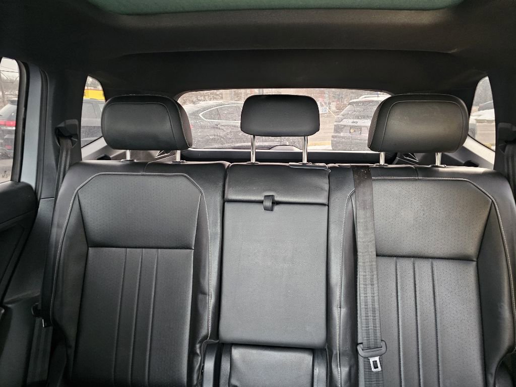 Used 2024 Volkswagen Tiguan SE R-Line image 19