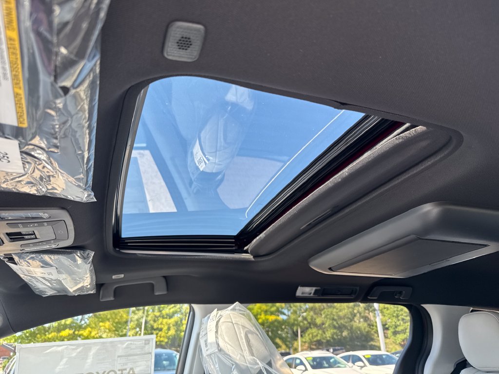 New 2026 Toyota Sienna XSE AWD/4WD image 15