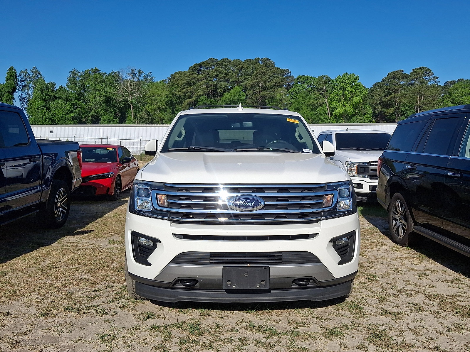 Used 2020 Ford Expedition Max XLT w/ Equipment Group 202A AWD/4WD image 2