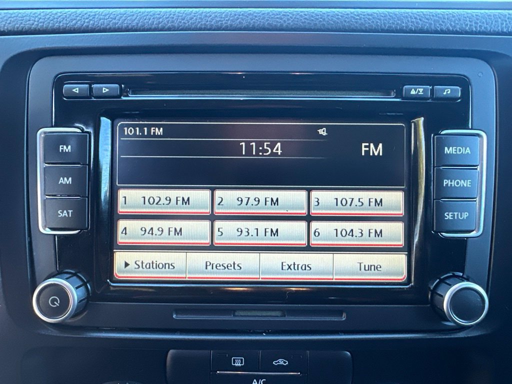 Used 2012 Volkswagen Jetta GLI FWD image 21