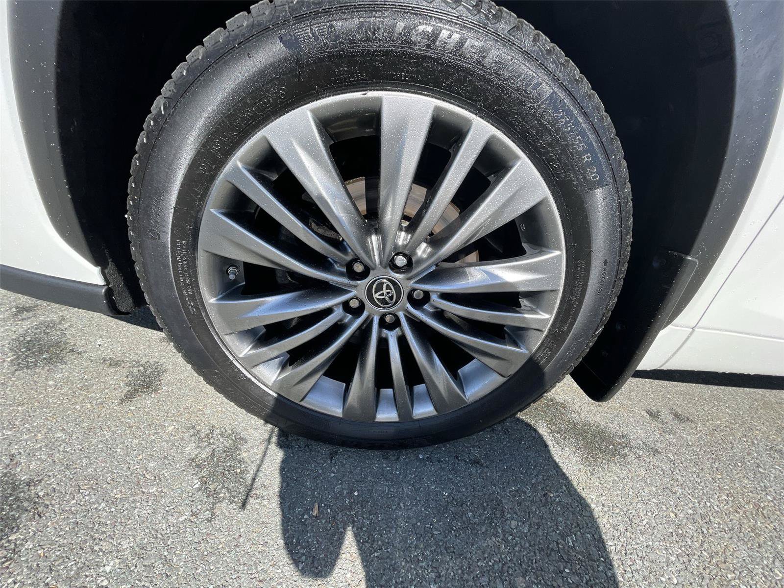 Used 2021 Toyota Highlander Platinum AWD/4WD image 28