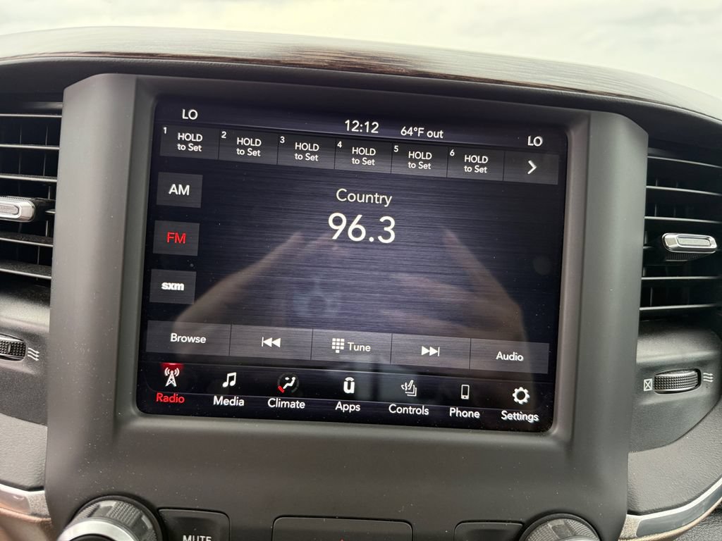Used 2020 RAM 1500 Laramie AWD/4WD image 27