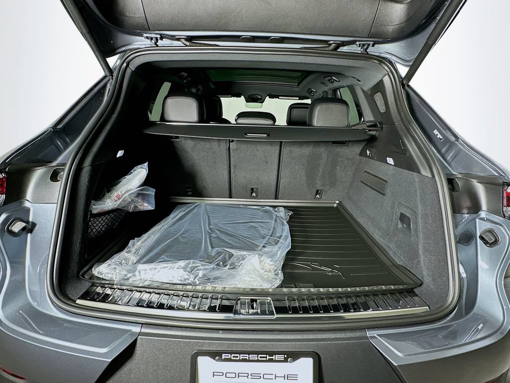 New 2026 Porsche Cayenne AWD/4WD image 28