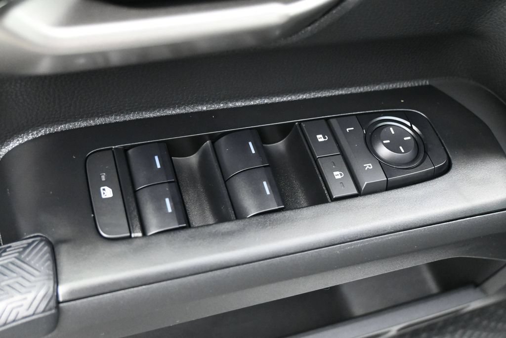 Used 2025 Toyota Tacoma TRD Sport AWD/4WD image 4