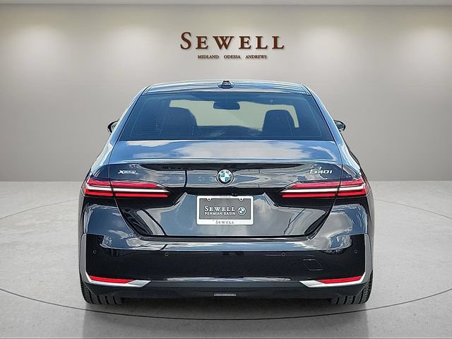 Used 2024 BMW 540i xDrive w/ Convenience Package AWD/4WD image 4