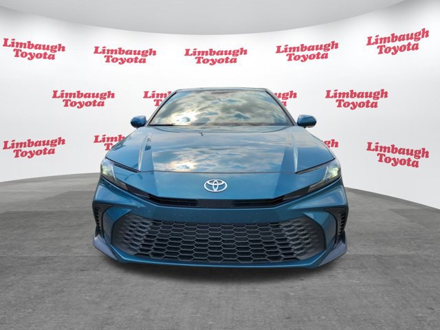 Used 2025 Toyota Camry SE image 17