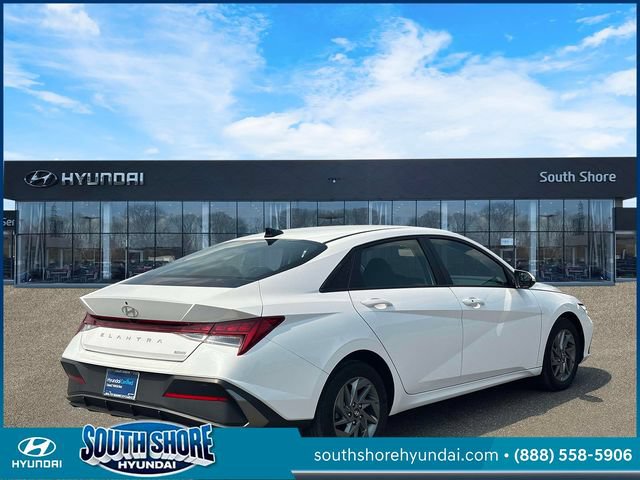 Certified 2024 Hyundai Elantra Blue FWD image 6