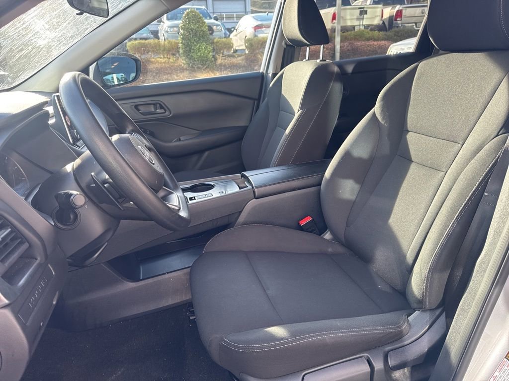 Used 2024 Nissan Rogue S image 8