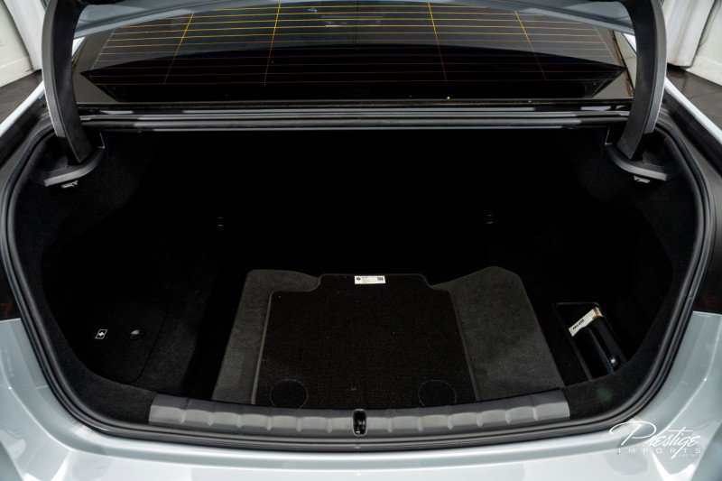 Used 2023 BMW 740i w/ Parking Assistance Package image 17