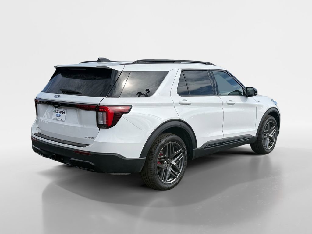 New 2026 Ford Explorer ST-Line w/ ST-Line Street Pack AWD/4WD image 5