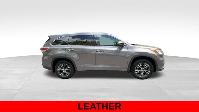 Used 2016 Toyota Highlander XLE image 9