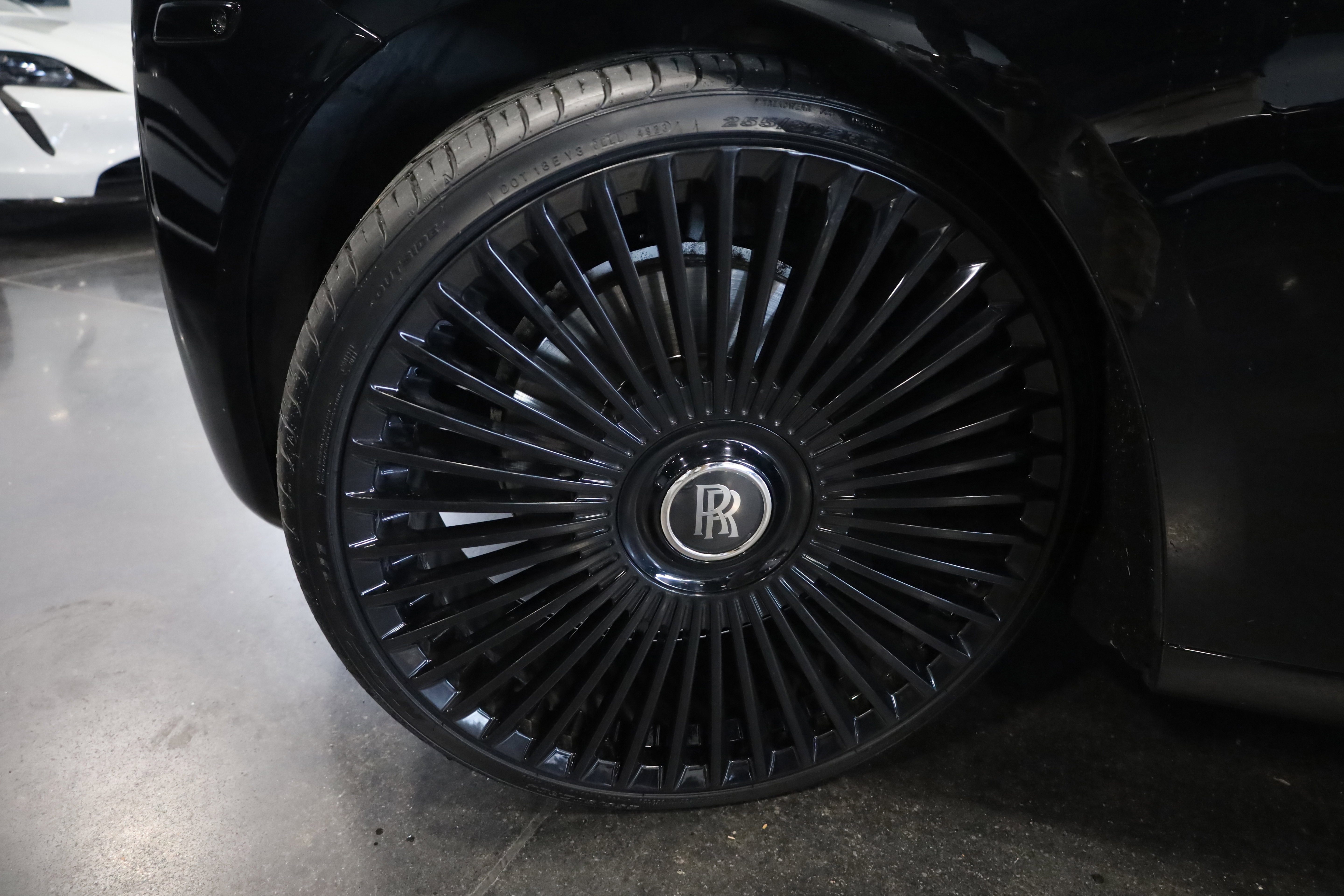 Used 2017 Rolls-Royce Ghost image 13