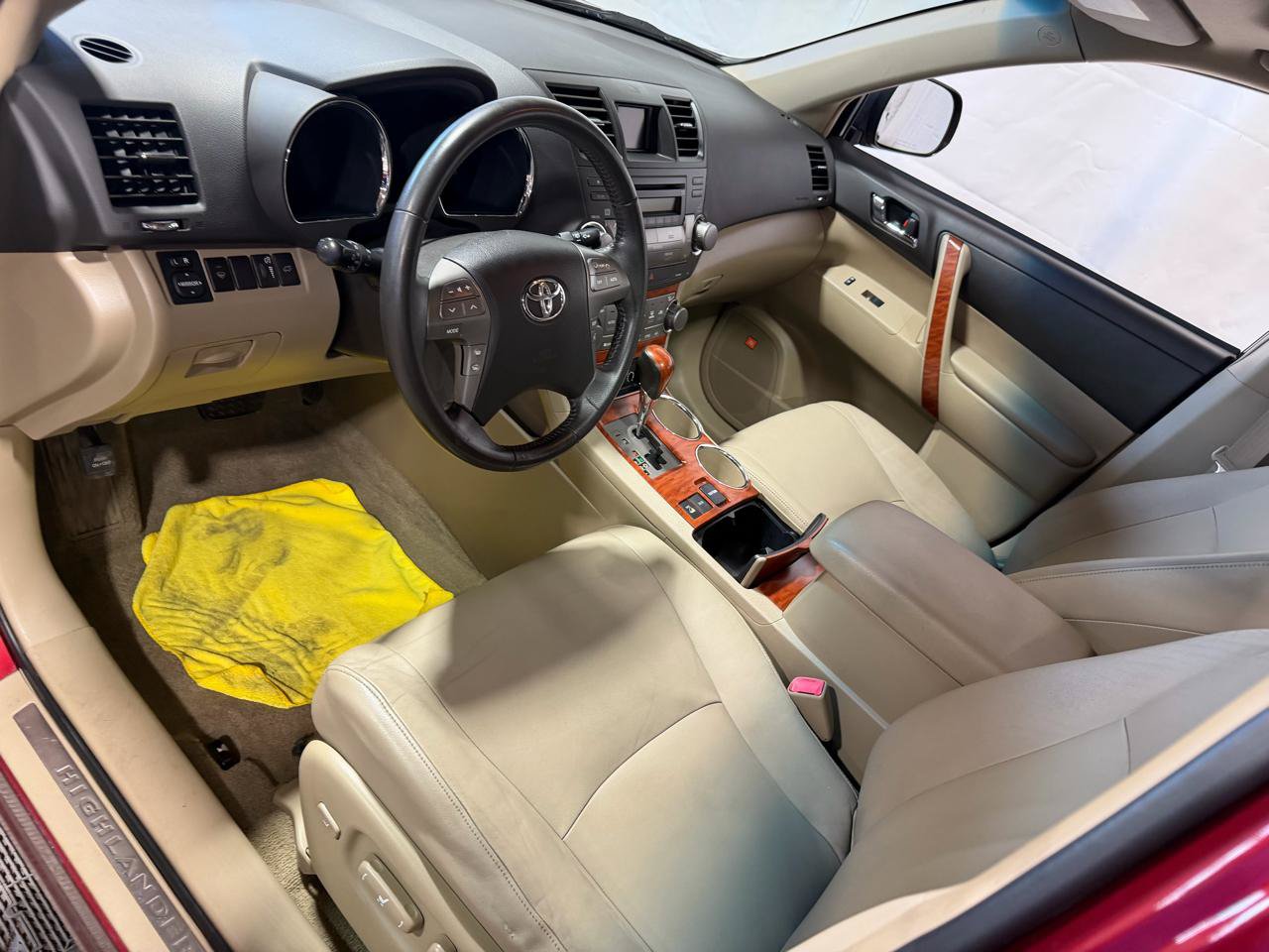 Used 2009 Toyota Highlander Limited AWD/4WD image 25