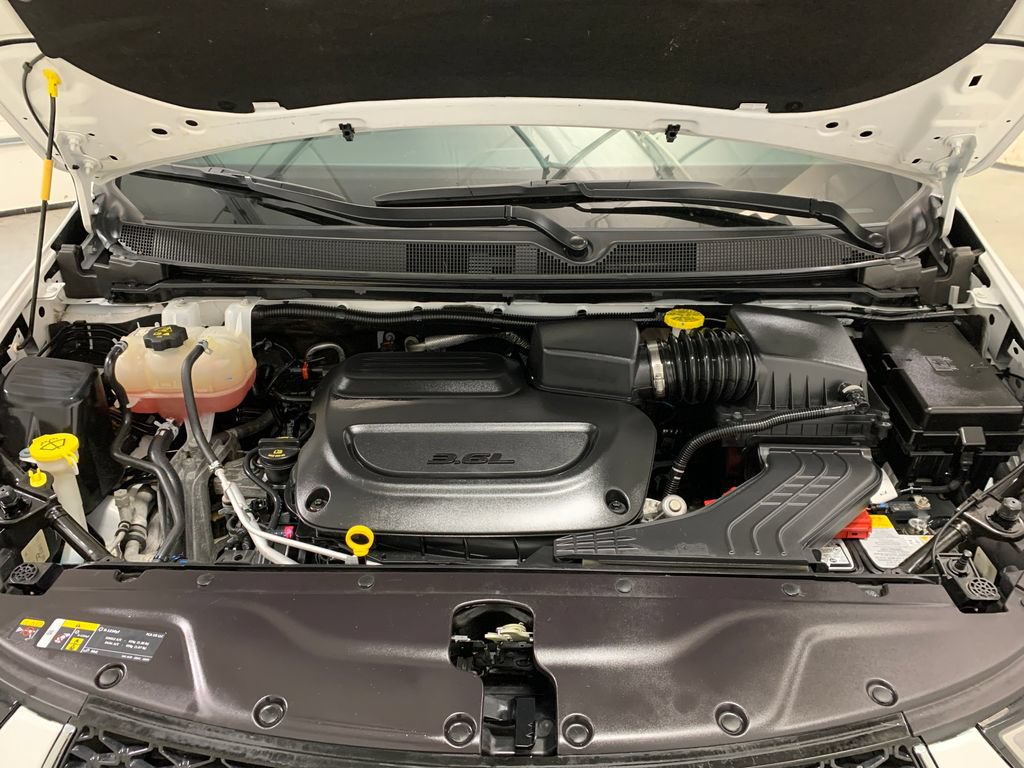 Used 2025 Chrysler Pacifica Select FWD image 15
