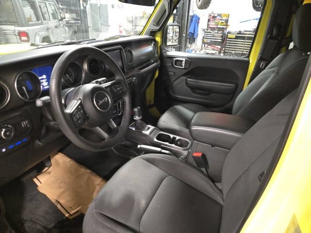 Used 2023 Jeep Wrangler Unlimited w/ Sun & Screen Package AWD/4WD image 14