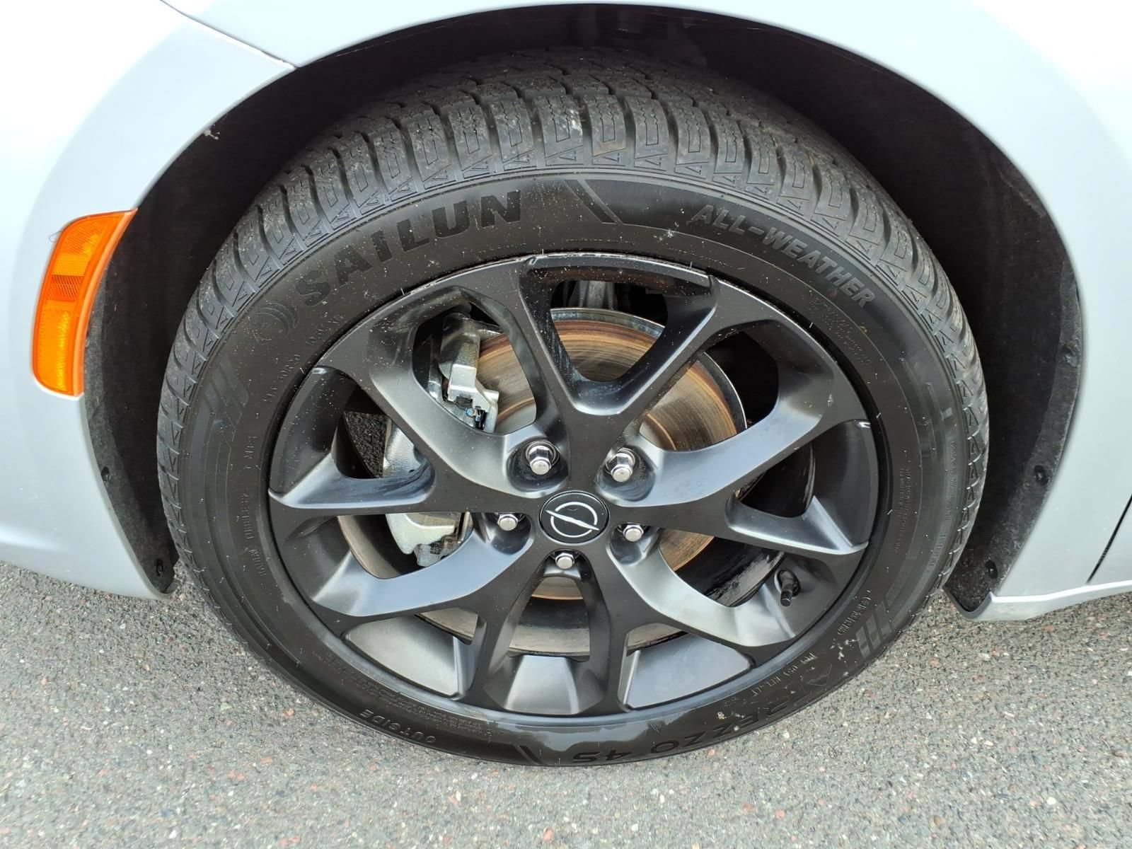Used 2026 Chrysler Pacifica Limited w/ S Appearance Package FWD image 10