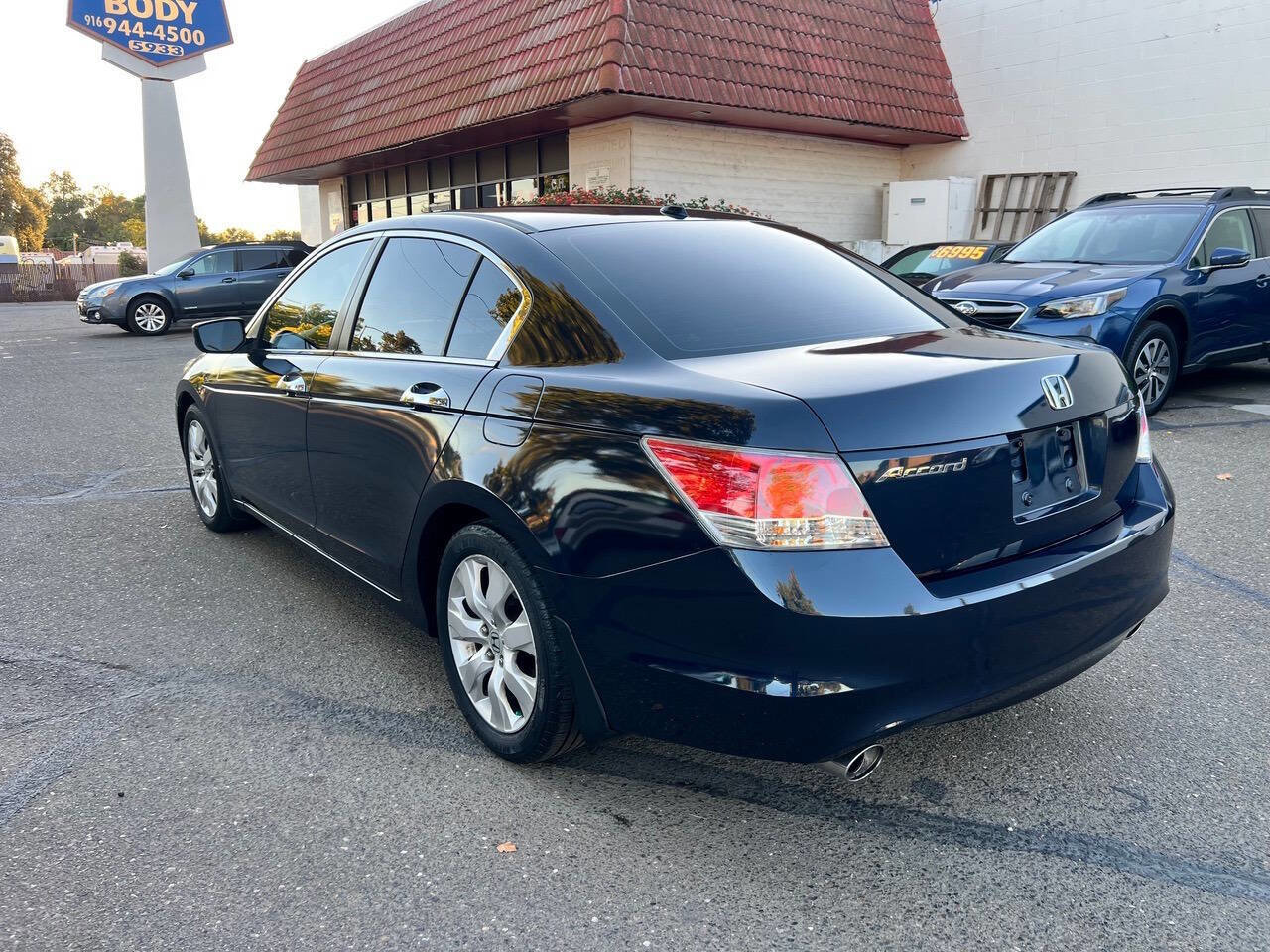 Used 2010 Honda Accord EX-L image 5
