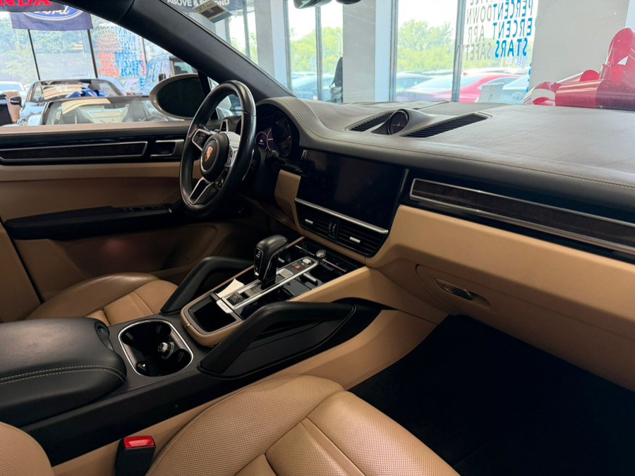 Used 2023 Porsche Cayenne Platinum Edition AWD/4WD image 35