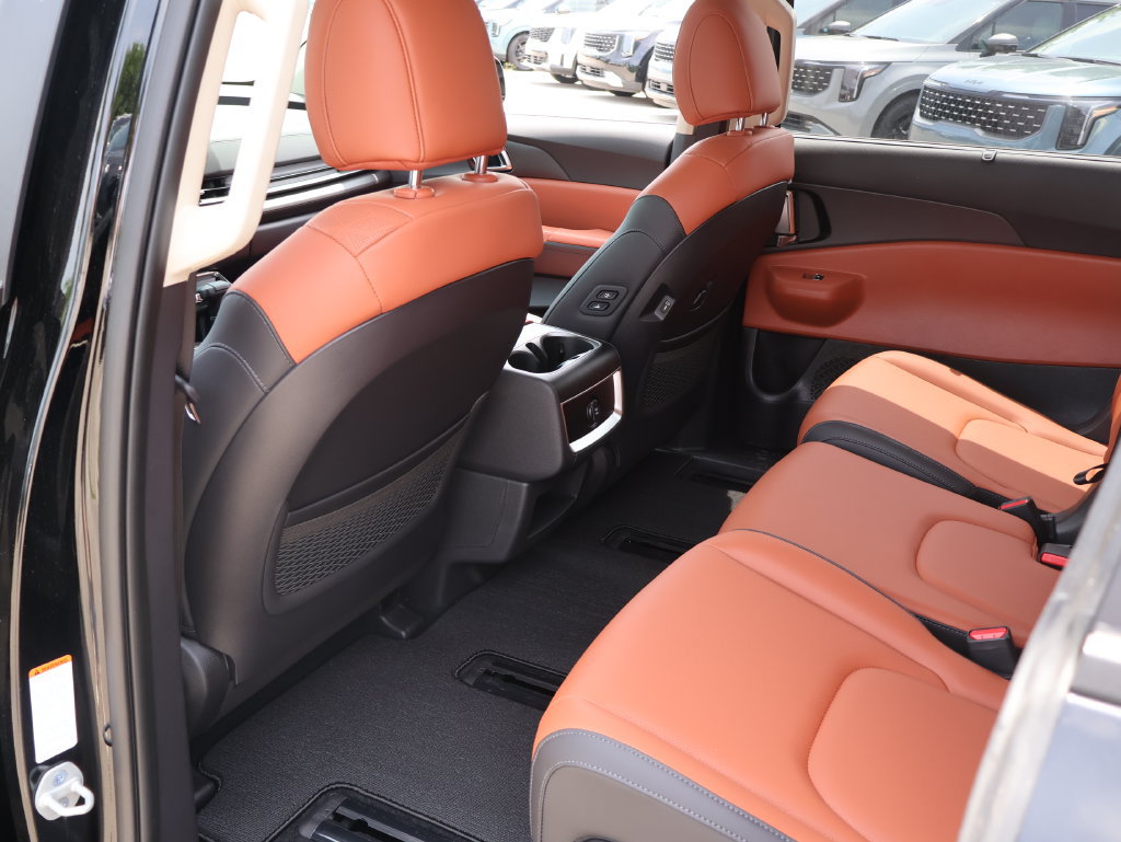 New 2026 Kia Carnival EX FWD image 13