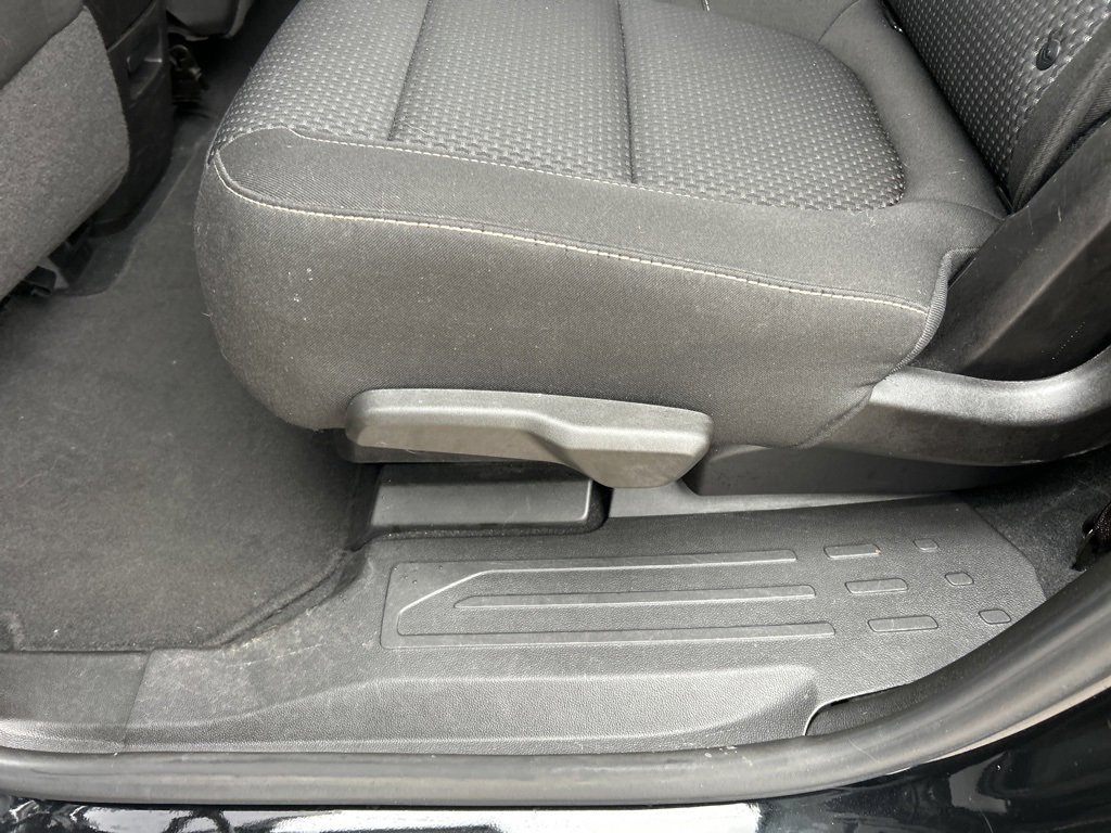 Used 2023 GMC Acadia SLE w/ Driver Convenience Package image 14