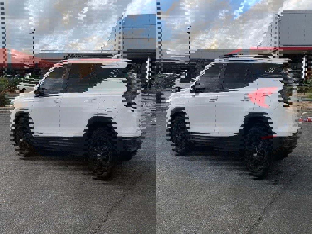 Used 2021 GMC Terrain SLE w/ Driver Convenience Package image 6