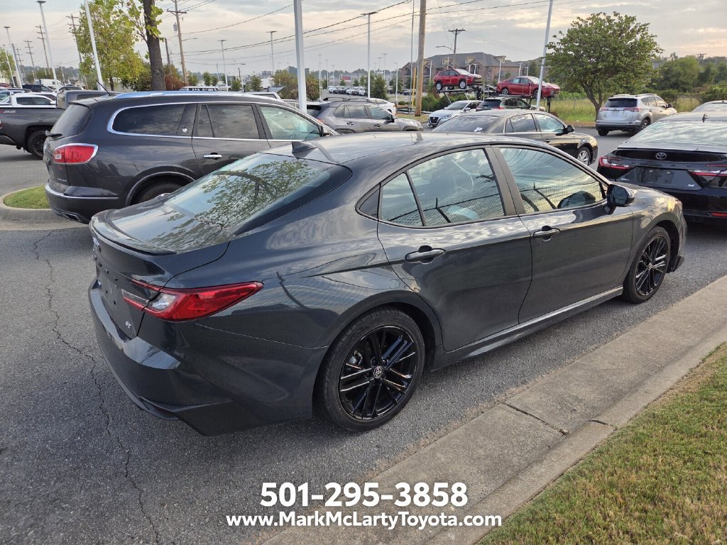 Used 2025 Toyota Camry SE FWD image 3