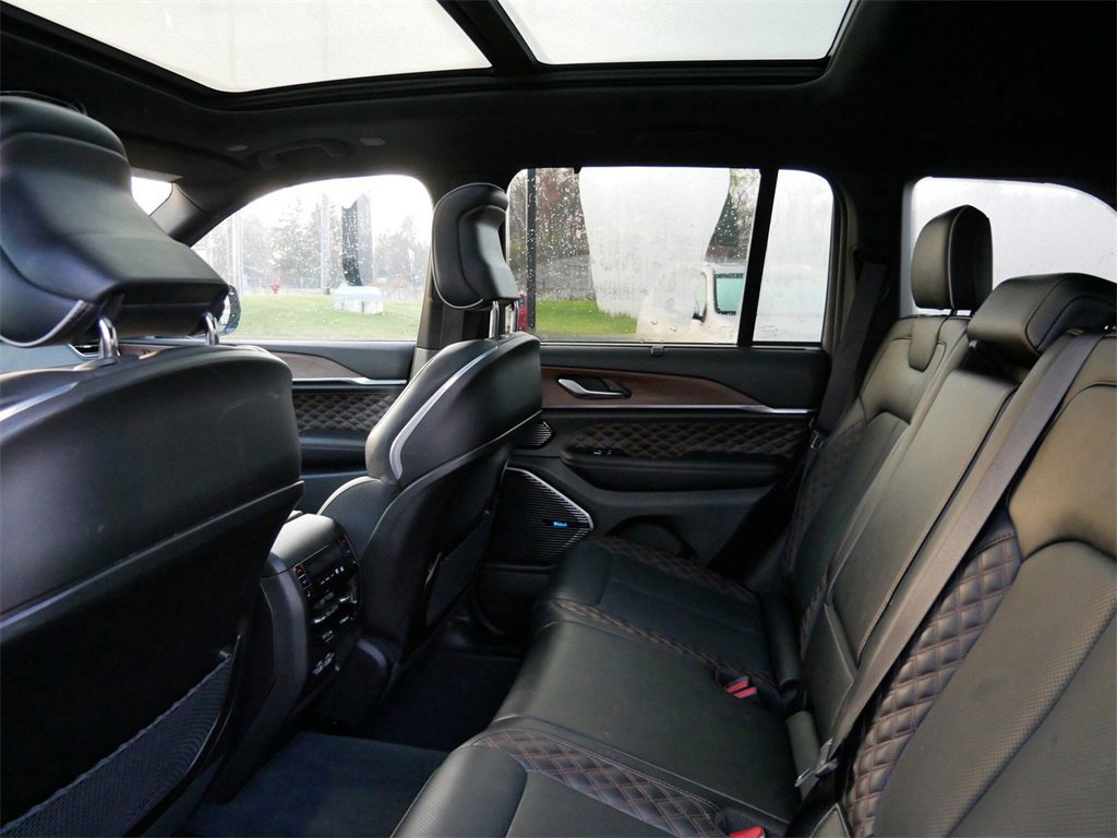 Used 2022 Jeep Grand Cherokee Summit w/ Advanced Protech Group IV image 9