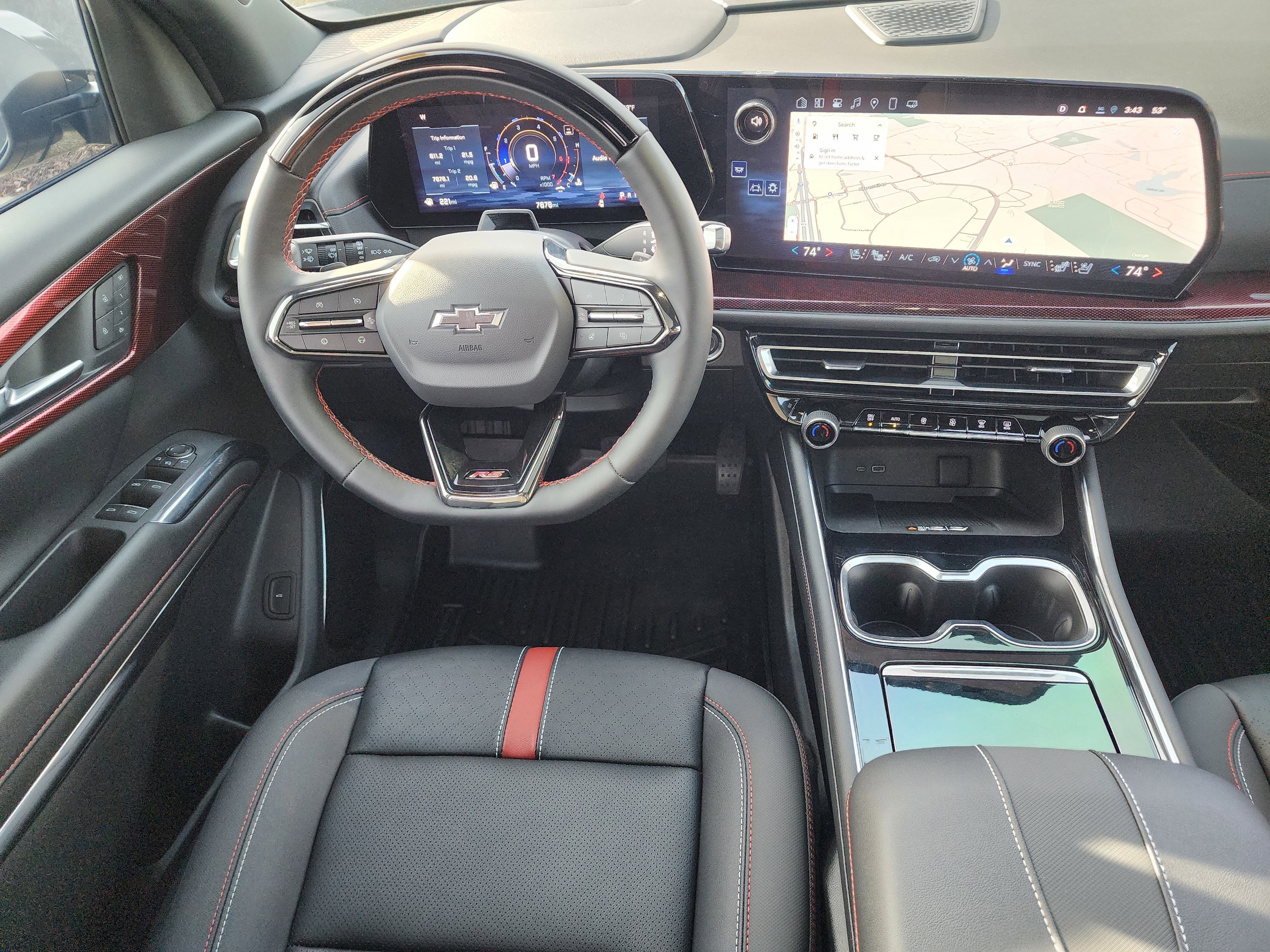 Used 2025 Chevrolet Traverse RS image 22