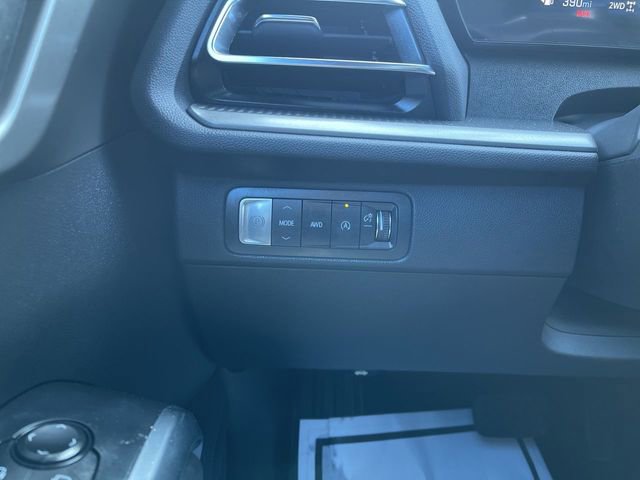 Used 2025 Chevrolet Traverse LT image 19